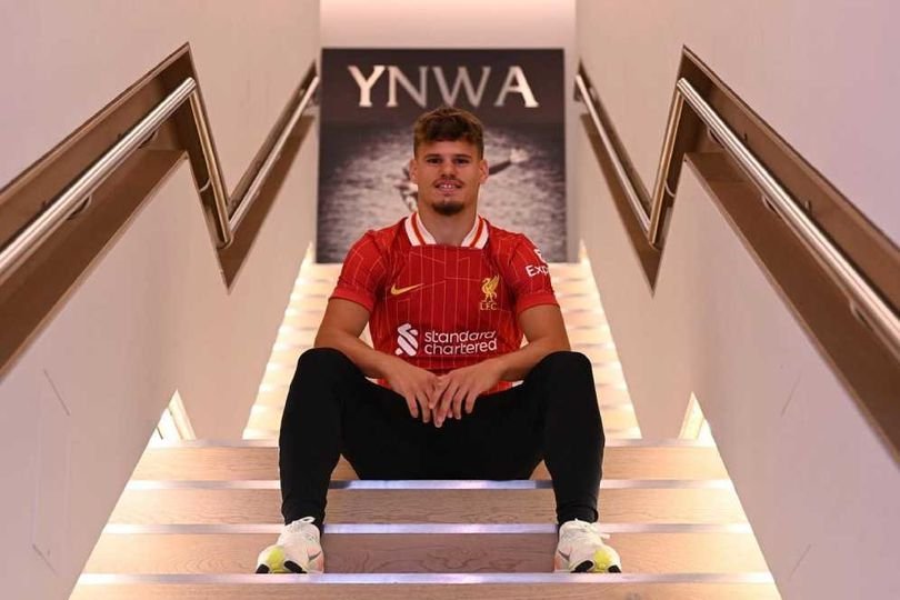 Enam Negara dalam Sembilan Tahun: Perjalanan Panjang Milos Kerkez Menuju Liverpool