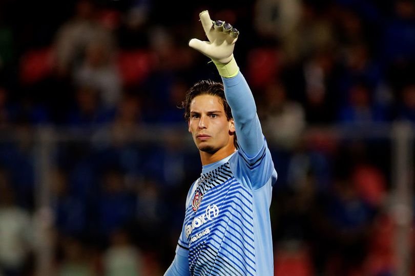 Gak Wacana Doang, MU Ajukan Tawaran untuk Marco Carnesecchi