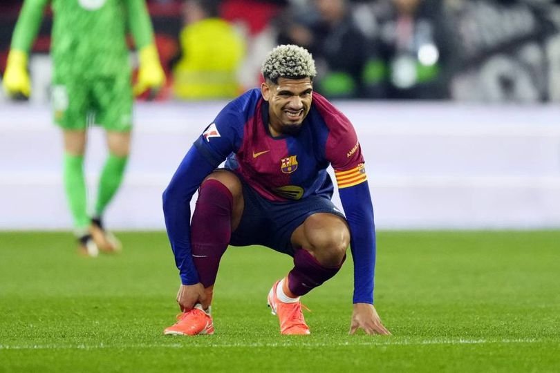 Hanya 15 Hari! Klausul Rahasia Ronald Araujo Bisa Bikin Barcelona Kehilangan Bintangnya
