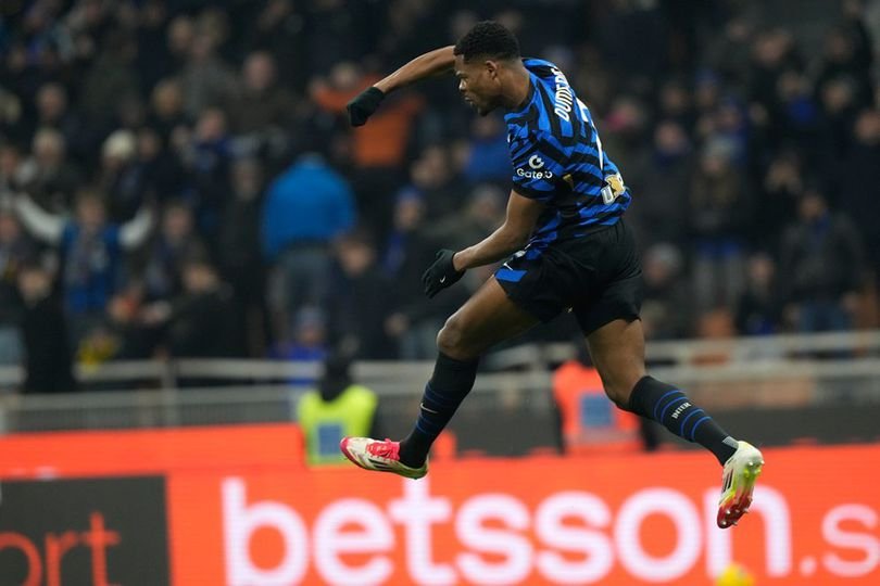 Inter Milan di Ujung Tanduk: Denzel Dumfries Bisa Hengkang karena Klausul Murah
