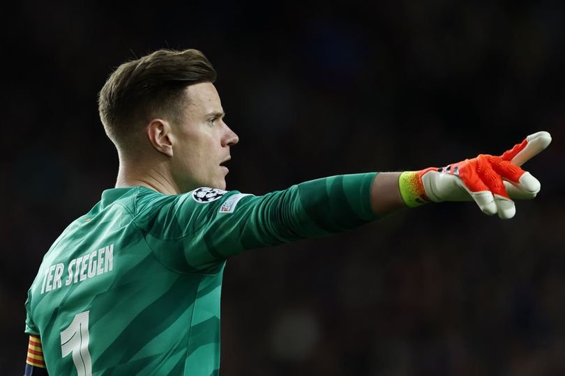 Guardiola Incar Kiper Barcelona untuk Gantikan Ederson?